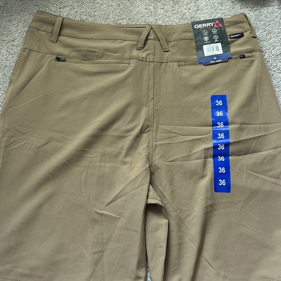 NWT Cargo Trail Short - Picture 5 of 6